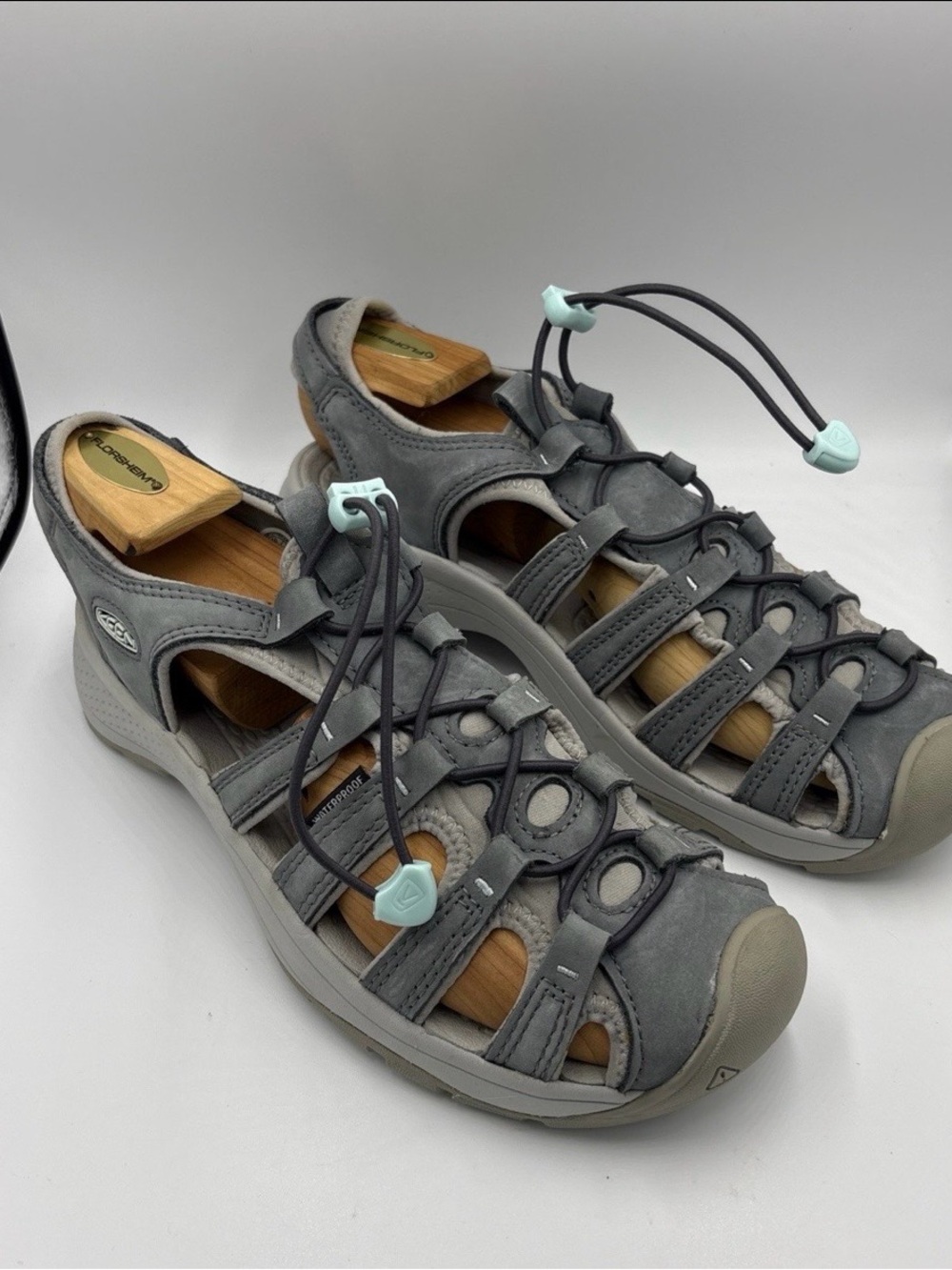 Women’s Keen Astoria West Leather Magnet/Vapor Hiking Sandals 1026150 - Size 10